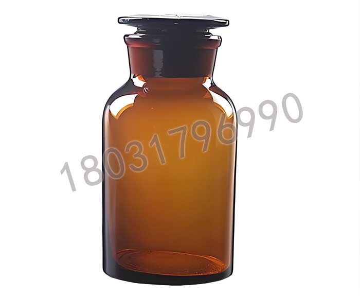 茶色玻璃瓶